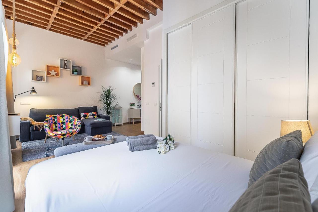 Larios Deluxe Studio Málaga Exteriör bild